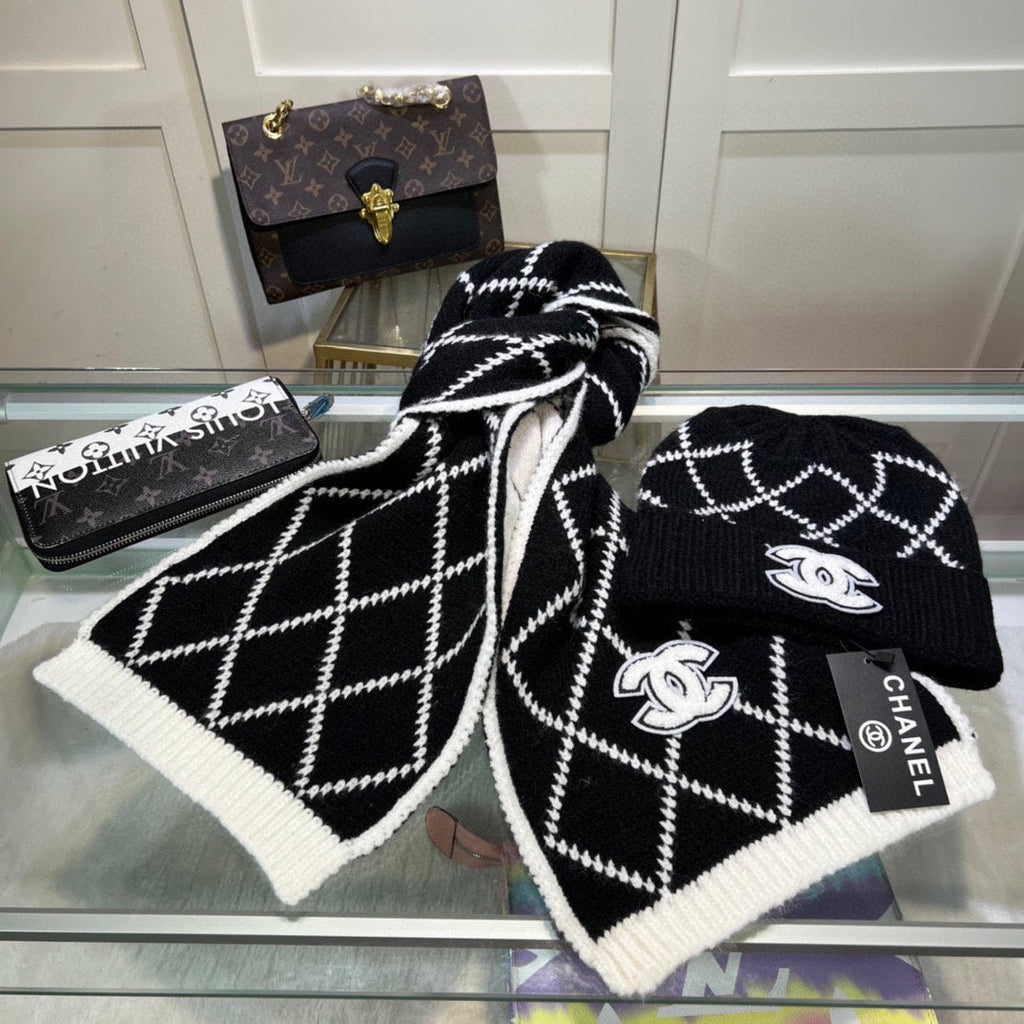 CHANEL SET HAT AND SCARF IN BLACK MIX WHITE WOOL 422597