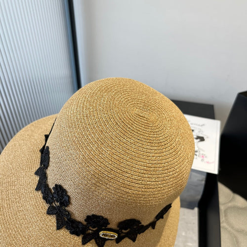 CELINE WIDE BRIM HAT MODEL 652031 IN WOVEN STRAW