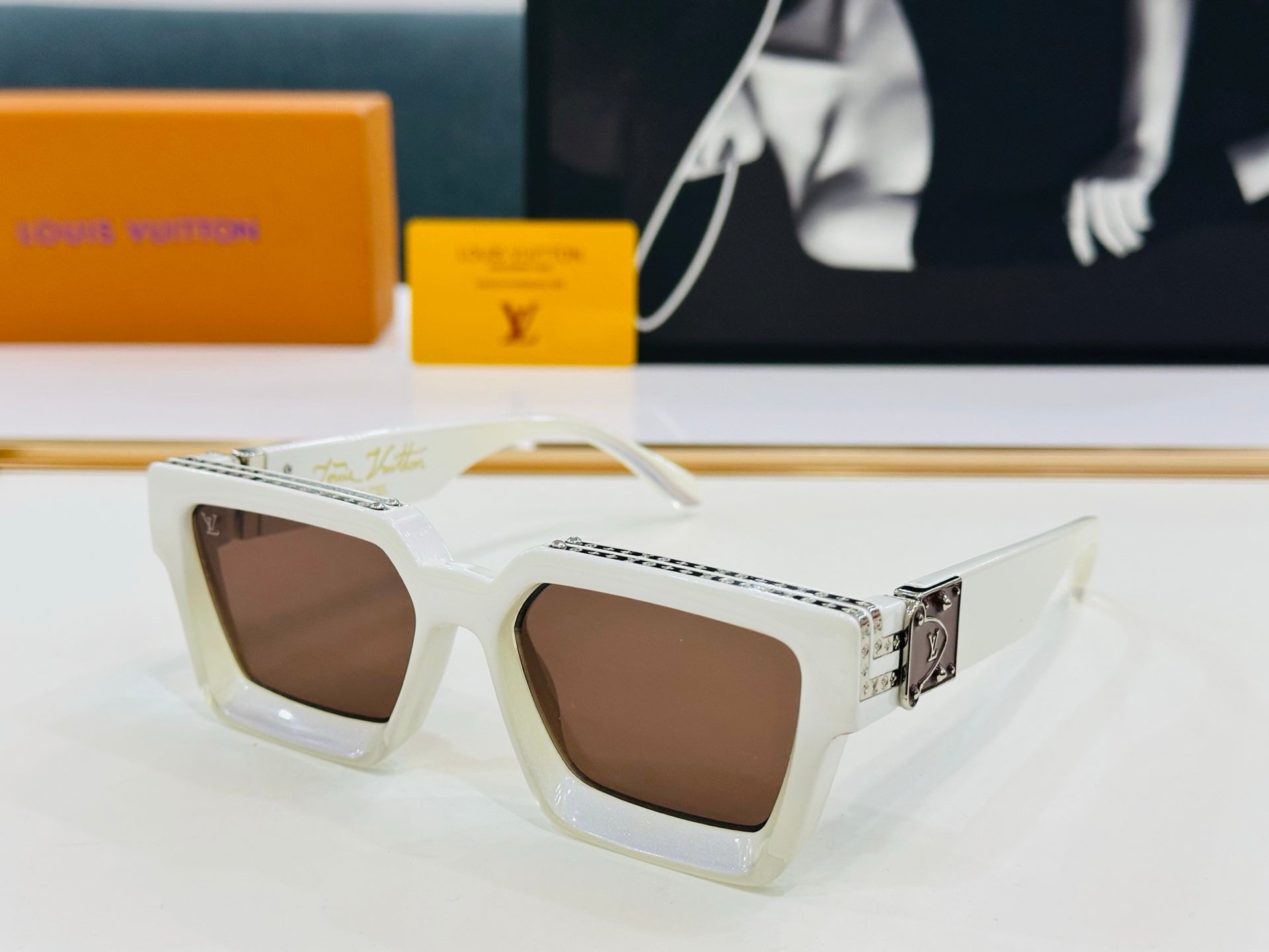 LOUIS VUITTON RECTANGLE SUNGLASSES 574800 IN ACETATE