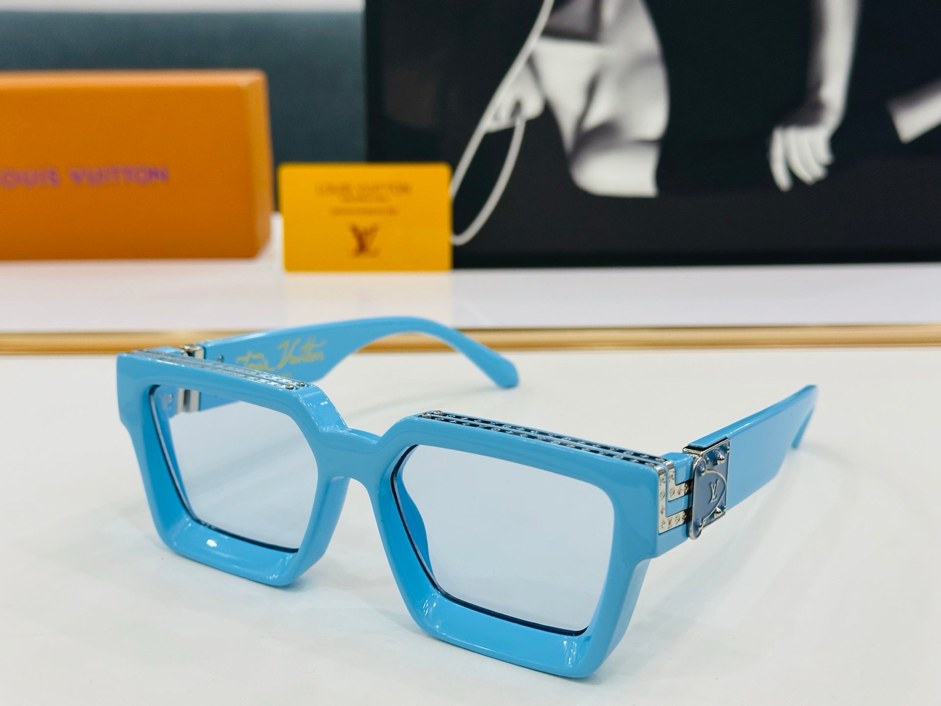 LOUIS VUITTON RECTANGLE SUNGLASSES 574801 IN ACETATE