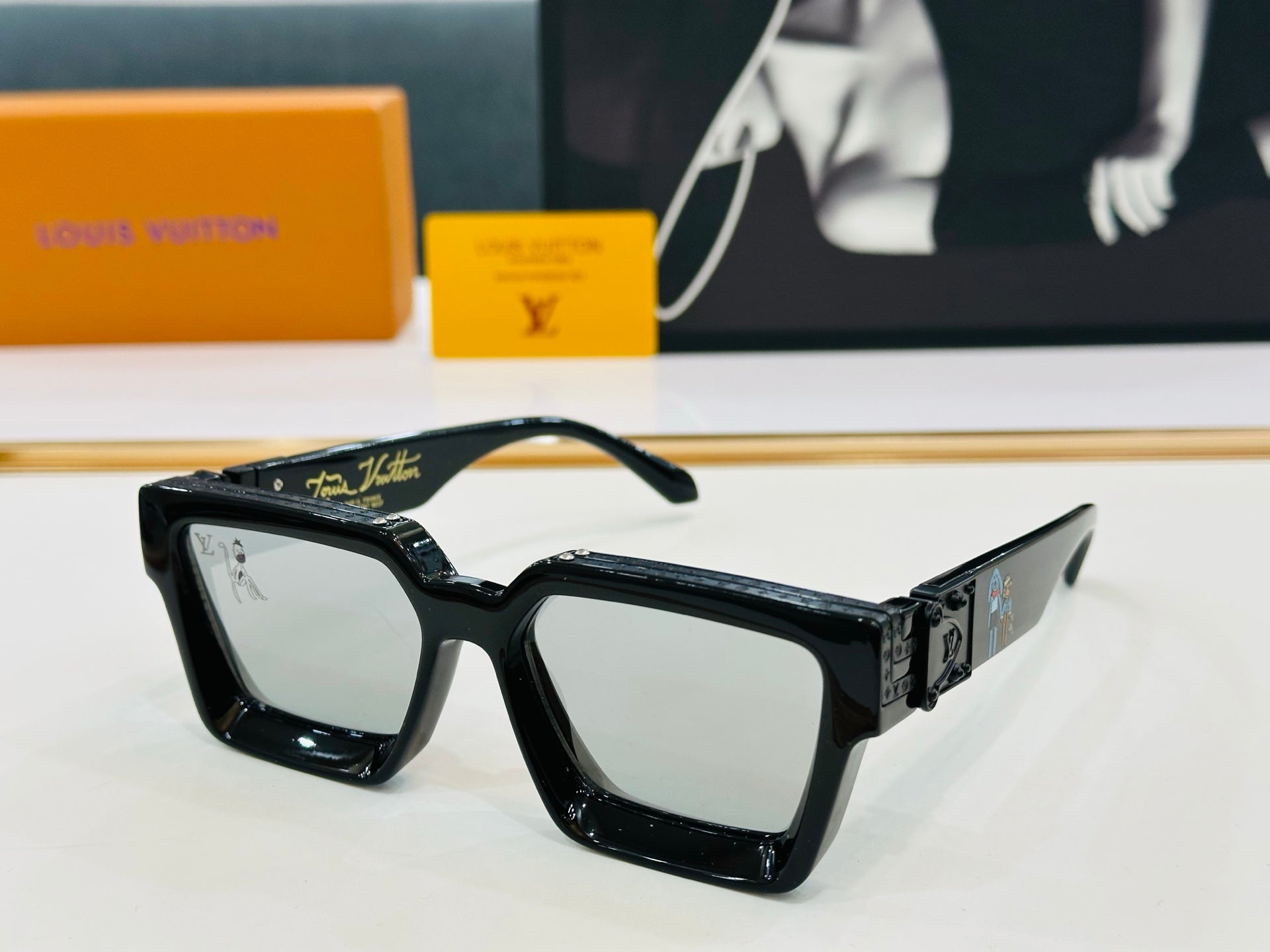 LOUIS VUITTON RECTANGLE SUNGLASSES 574802 IN ACETATE