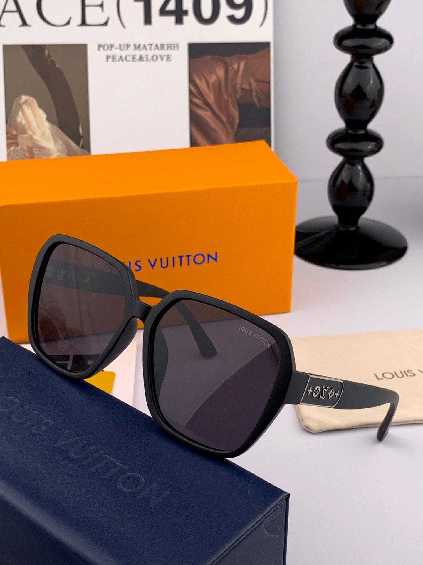 LOUIS VUITTON SIGNATURE ROUND SUNGLASSES L3305 IN ACETATE