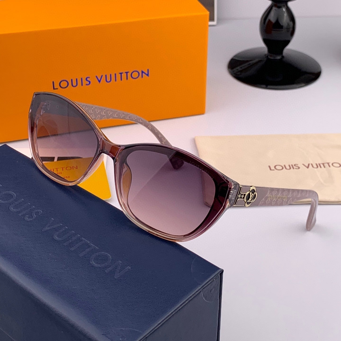LOUIS VUITTON CAT EYE SUNGLASSES L2552 IN ACETATE