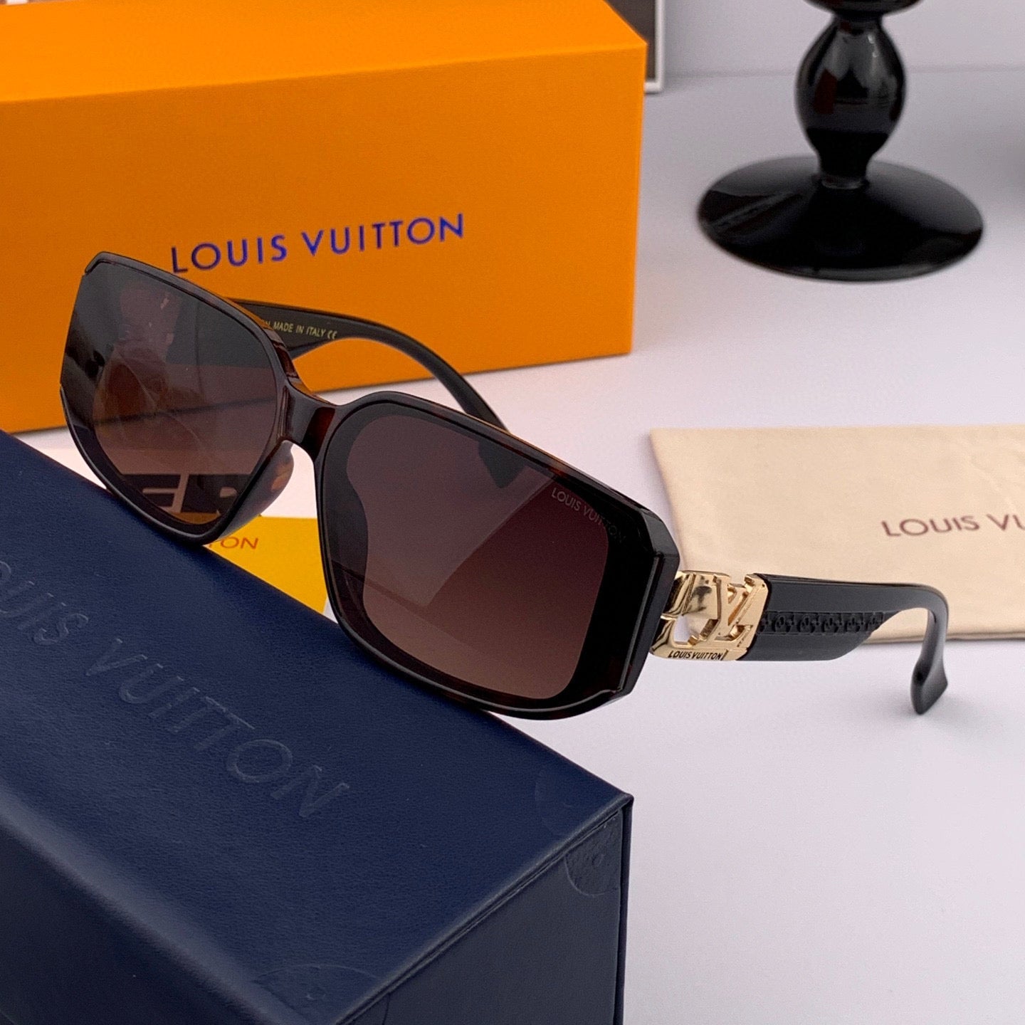 LOUIS VUITTON SQUARE SUNGLASSES L5551 IN ACETATE