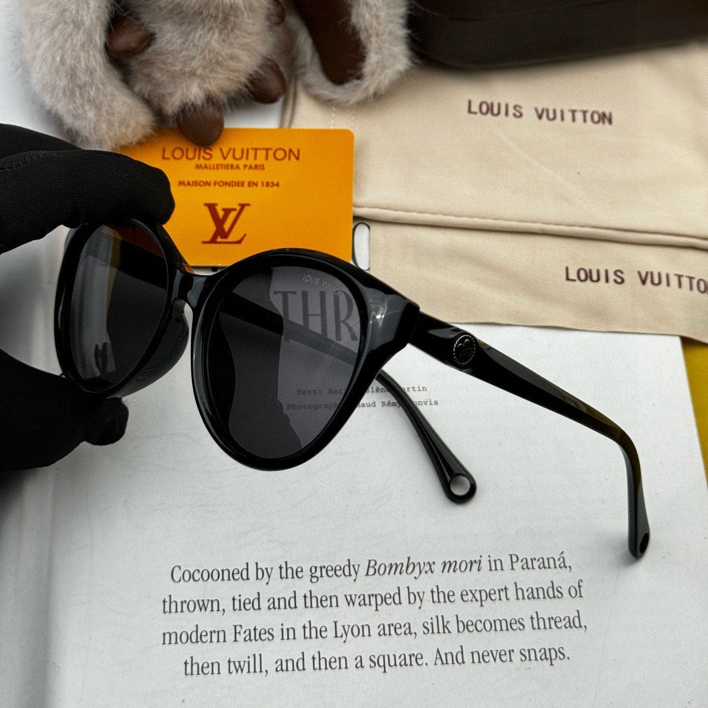 LOUIS VUITTON CAT EYE SUNGLASSES L6907 IN ACETATE