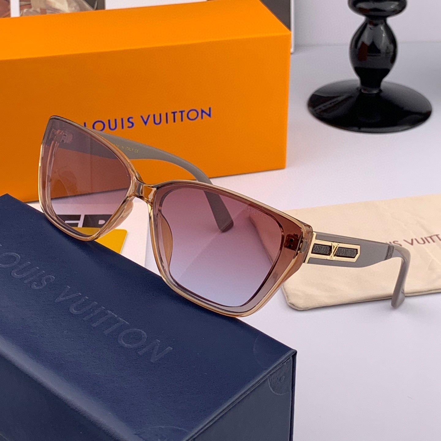 LOUIS VUITTON CAT EYE SUNGLASSES L0552 IN ACETATE
